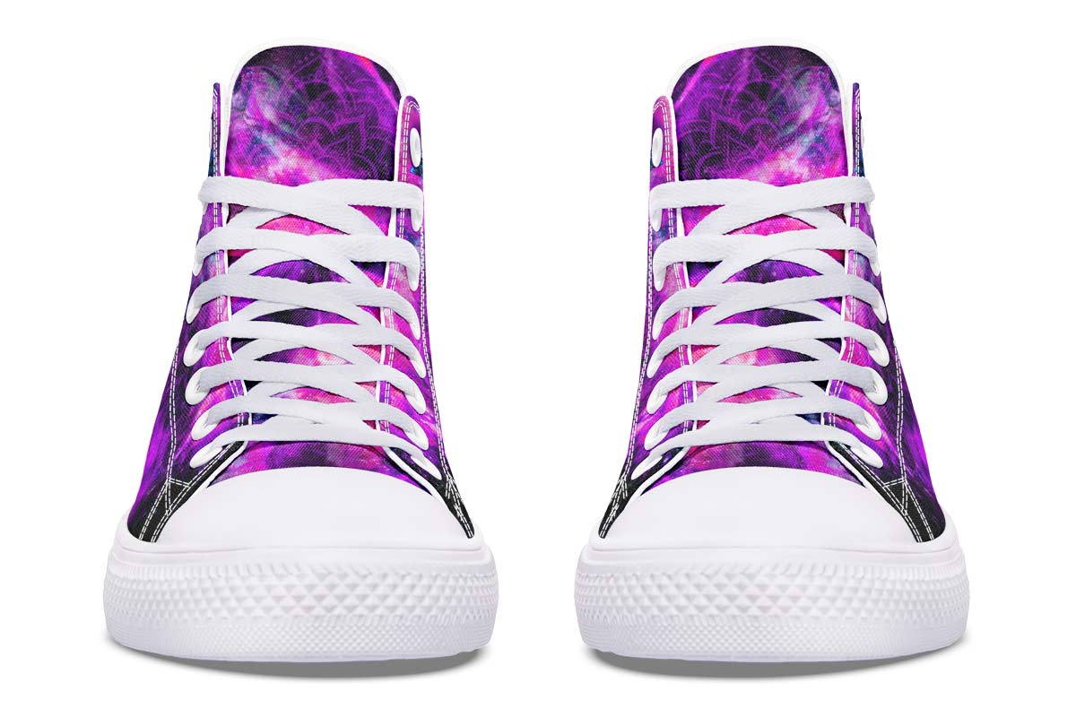 Tênis de Lona de Cano Alto com Estampa Colorida, Moda Masculina e Feminina